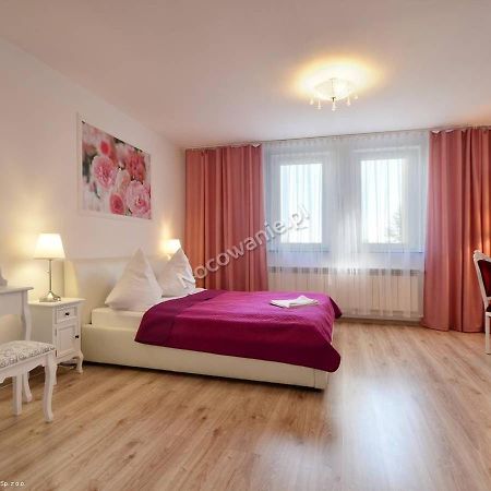 Hotelik Kameleon Pokoje Goscinne Jawor Esterno foto