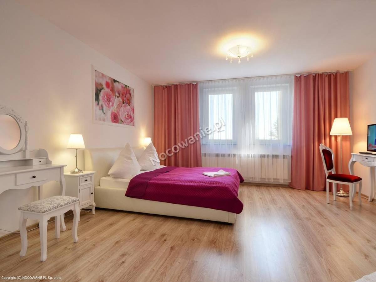 Hotelik Kameleon Pokoje Goscinne Jawor Esterno foto
